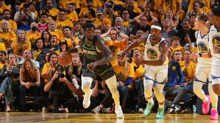 Randle EXPLOTA: Triple-Doble HISTÓRICO y Liderazgo CLAVE para que los Wolves se Impongan a los Warriors