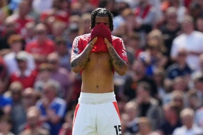 ¡Alerta Roja en Old Trafford! La Lesión de Yoro Preocupa a Amorim Antes de la Final de la Europa League