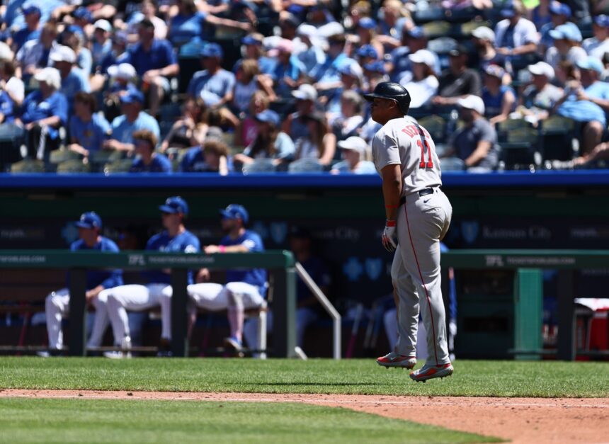 ¡Devers y Abreu enloquecen Kansas City con batazos MONSTRUOSOS! Boston se lleva la serie con un triunfo épico