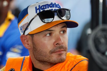 Larson, ¡Rey de la Velocidad! De Kansas a Indianápolis, sin frenos y a por la gloria en la Indy 500