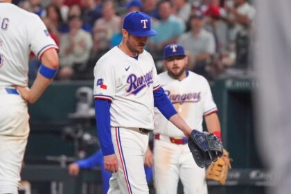 Jackson de los Rangers sale por golpe en la mano; Seager en duda.