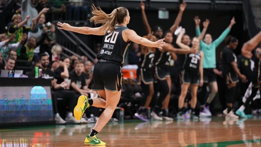 Ionescu Brilla en Regreso a Oregon: 25 Puntos y Ovación para la Estrella WNBA