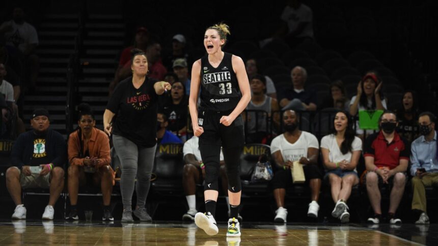 Samuelson, Estrella de la WNBA, Confía en su Regreso Tras Rotura de Ligamento