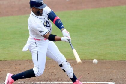 Yandy Díaz, Rays, Baja en Toronto por Problema de Pasaporte