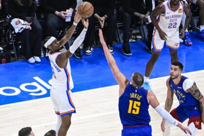 Jokic Brilla, Thunder Resiste: Denver al Borde de la Eliminación en NBA