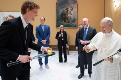 Sinner se Reúne con el Papa Leo XIV en el Vaticano: Tenis y Diplomacia