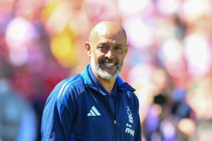 **Mejores Entrenadores de Fútbol 2024-25: Nuno, Enrique y Más**