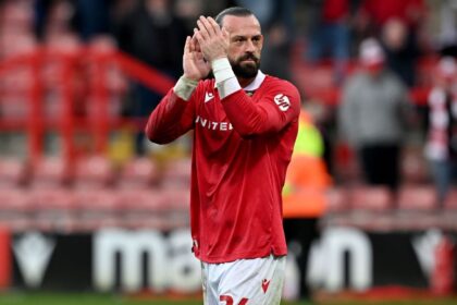 Fletcher Deja Wrexham: Leyenda Escocesa se Marcha, No por Elección Propia