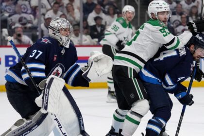 Jets aplastan a Stars con blanqueada de Hellebuyck: Serie a Juego 6