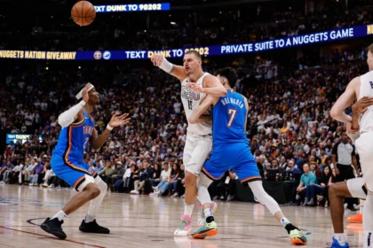 Nuggets Forzan 7mo Juego vs Thunder: Jokic y Murray Brillan, Definición en OKC