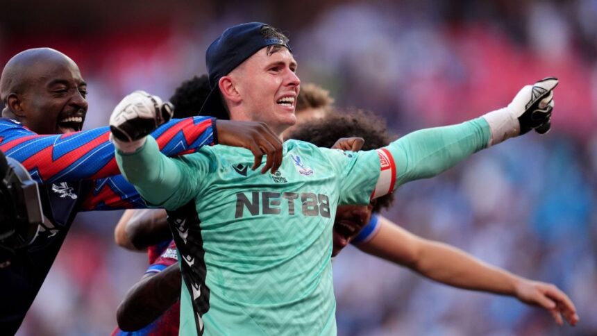 Henderson esquiva roja y ataja penal: Palace campeón FA Cup