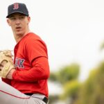Buehler Listo: Lanzador Estelar Vuelve a la Rotación de Medias Rojas el Martes
