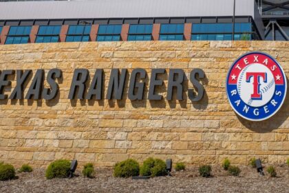 Rangers Fichan Estrella Internacional: Kim, Lanzador-Shortstop Coreano