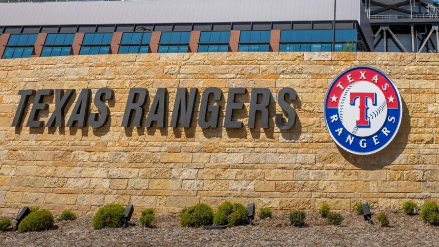 Rangers Fichan Estrella Internacional: Kim, Lanzador-Shortstop Coreano