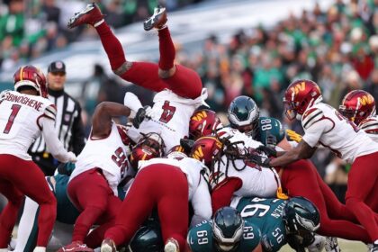 Luvu Quiere Prohibición del "Tush Push": ¿Fin de la Jugada en la NFL?