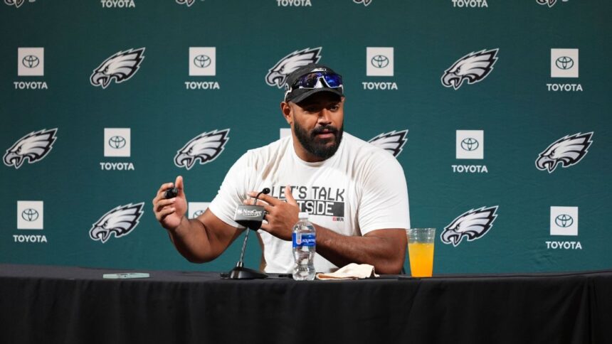 Eagles Restan Importancia al "Tush Push" Ante Votación de la NFL