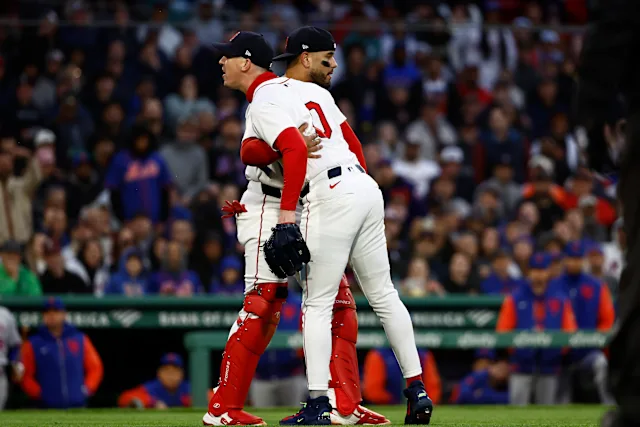 Buehler y Cora, expulsados: Tensión en el juego Medias Rojas vs Mets