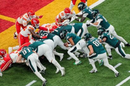 NFL: "Tush Push" sobrevive al intento de prohibición; Eagles celebran