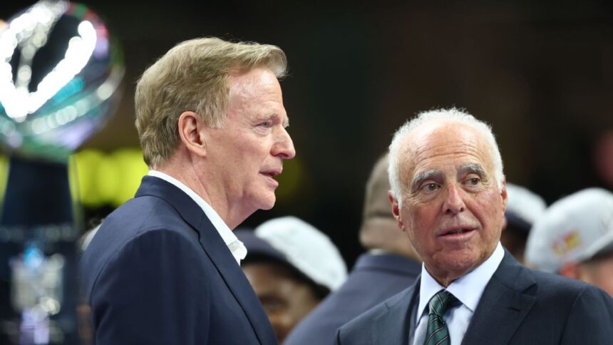 Debate Tenso: Propietarios NFL Discuten el "Tush Push", Sin Prohibición