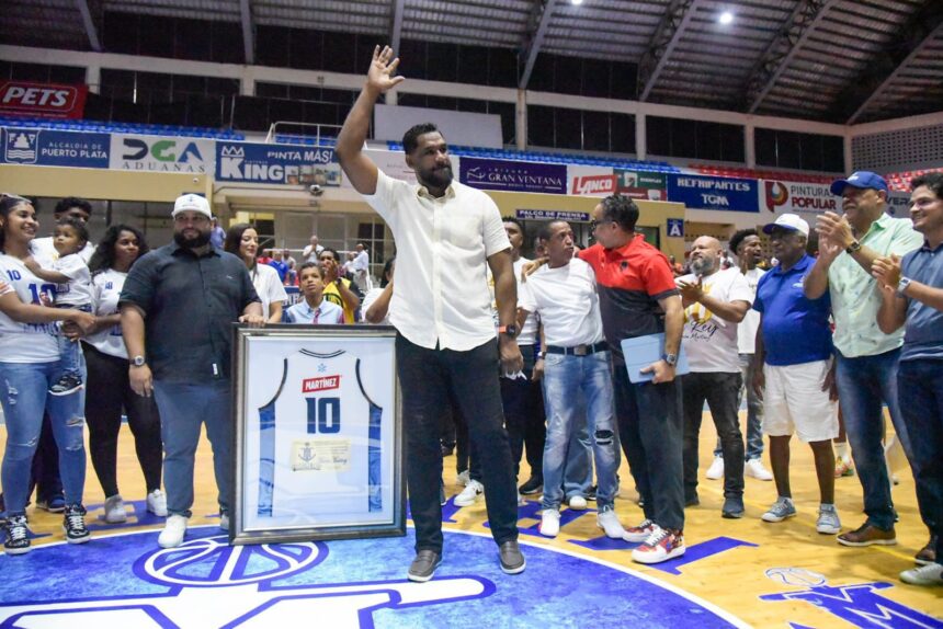 Marineros de Puerto Plata Retiran el #10 de la Leyenda Marlon Martínez