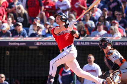 Guardians Activan a Lane Thomas Tras Lesión: Refuerzo Regresa al Campo