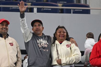 Ruiz brilla con RBI y reúne a sus padres en triunfo de los Nationals