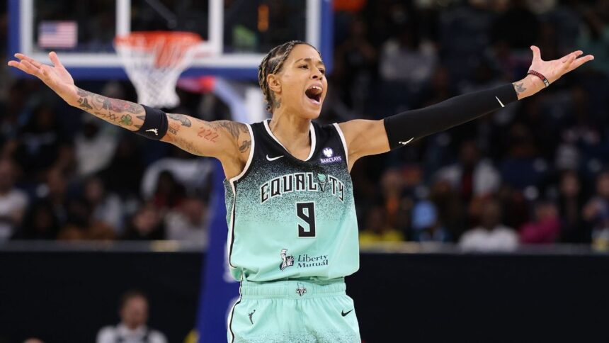Liberty Impone Récord WNBA con 19 Triples Ante Sky, Cloud Destaca