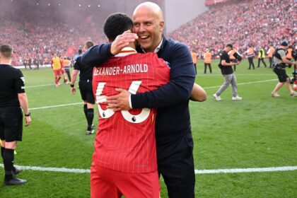 Slot Desafía a Liverpool: Mentalidad Ganadora y Futuro de Díaz en Juego