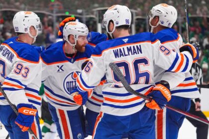 Oilers aplastan a Stars: Skinner brilla, McDavid en la mira para el Juego 3