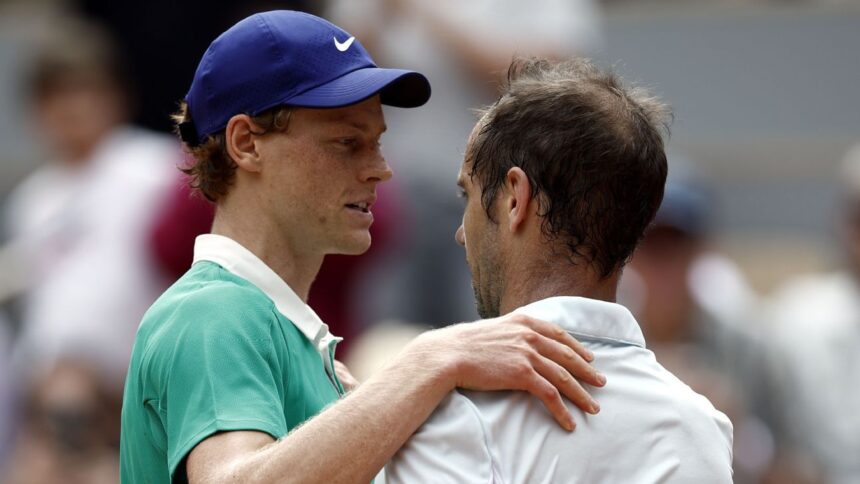 Sinner Aplasta a Gasquet en Roland Garros: Retiro del Tenista Francés