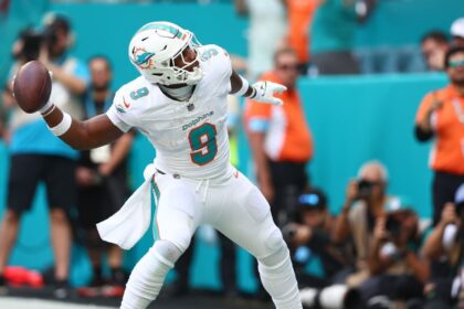 Steelers Negocian con Dolphins: Jonnu Smith en la mira para reforzar el TE.