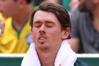 De Minaur Pide Reducir Calendario Tenístico Tras Caer en Roland Garros