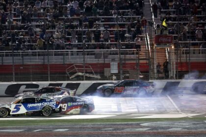Larson, fuera de "The Double": Choques truncan sueño en Indy 500 y Coca-Cola 600