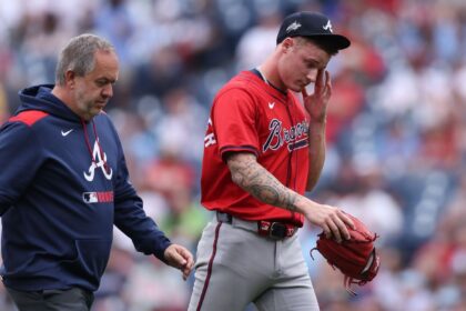 Smith-Shawver a Atlanta por pruebas de codo: Preocupación en los Braves.