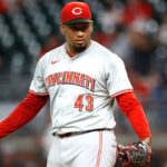 Dodgers refuerzan bullpen: Adquieren a Alexis Díaz desde Rojos