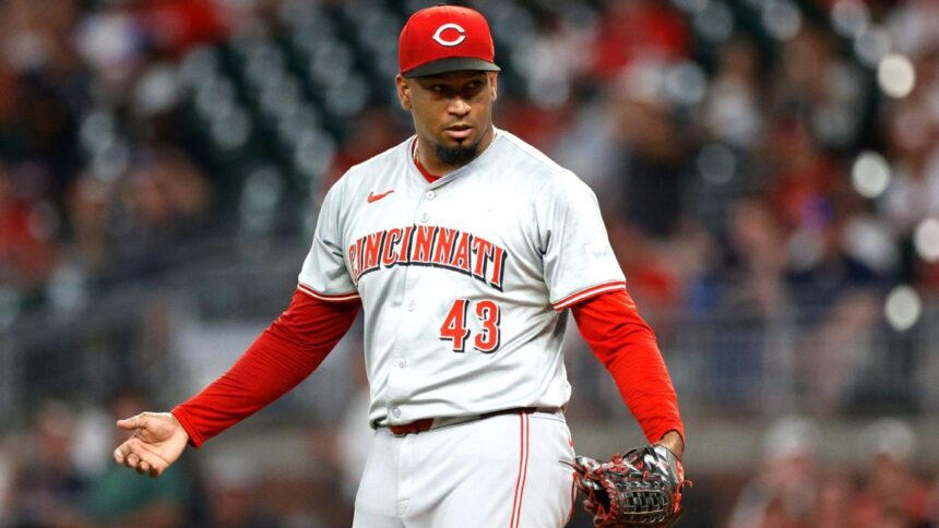 Dodgers refuerzan bullpen: Adquieren a Alexis Díaz desde Rojos