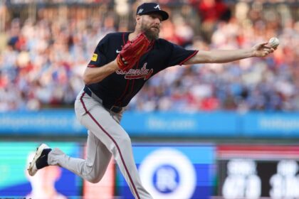 Sale Impone Récord: Lanzador de los Braves Alcanza 2,500 Ponches Más Rápido