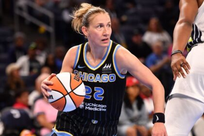 Vandersloot Hace Historia en Chicago Sky: Rompe Récords y Supera a su Esposa