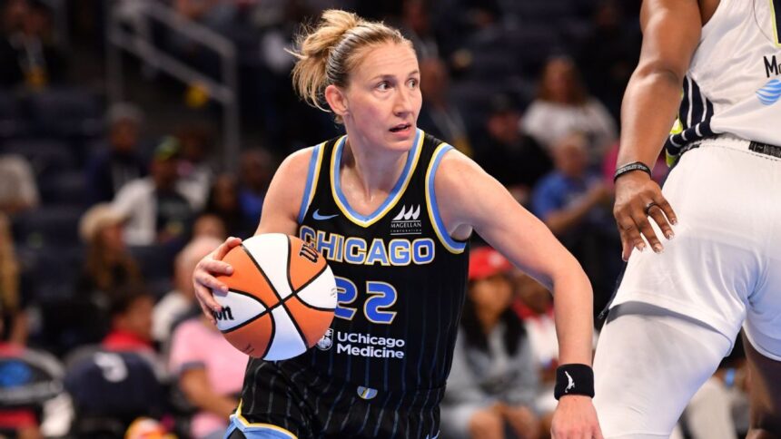 Vandersloot Hace Historia en Chicago Sky: Rompe Récords y Supera a su Esposa