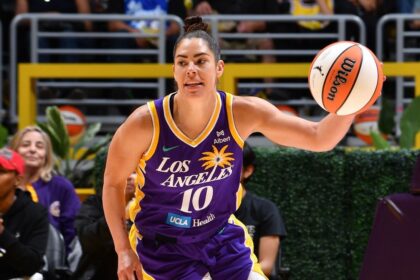 Kelsey Plum y Sabrina Ionescu: Zapatillas de regalo para rookie Sparks