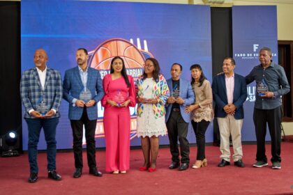 Oliver Santos y Faro de Esperanza Lanzan Copa Constitución 2025 de Baloncesto