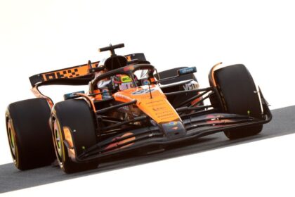 Piastri lidera FP2 en España, Russell acecha. Verstappen y Norris en la pelea.
