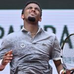 Fils se Retira del Roland Garros por Lesión: Rublev Avanza