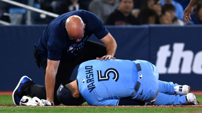Varsho, Out: Lesión en la Pierna Obliga a Salida del Jardinero de los Blue Jays