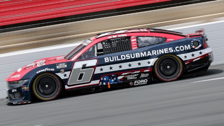 Keselowski critica el reglamento NASCAR: "Complejo como el código tributario"
