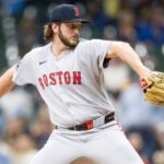 Red Sox colocan a Slaten en lista de lesionados: Inflamación en el hombro
