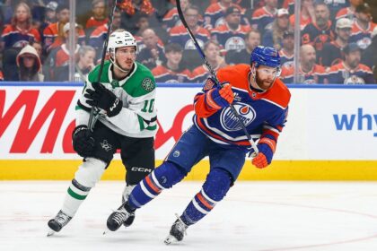 Brown disponible para el Juego 1 de la Final de la Copa Stanley con Oilers