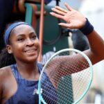 Gauff avanza a cuartos de Roland Garros tras vencer a Alexandrova