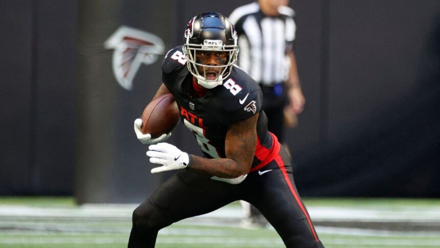 Falcons: Kyle Pitts con Lesión No Revelada, Cautela en Entrenamientos