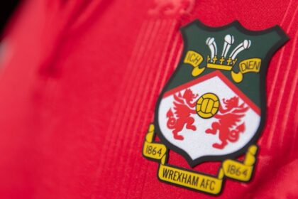 Intérprete de Reynolds en Wrexham, Maxime Hughes, Honrada en Gales